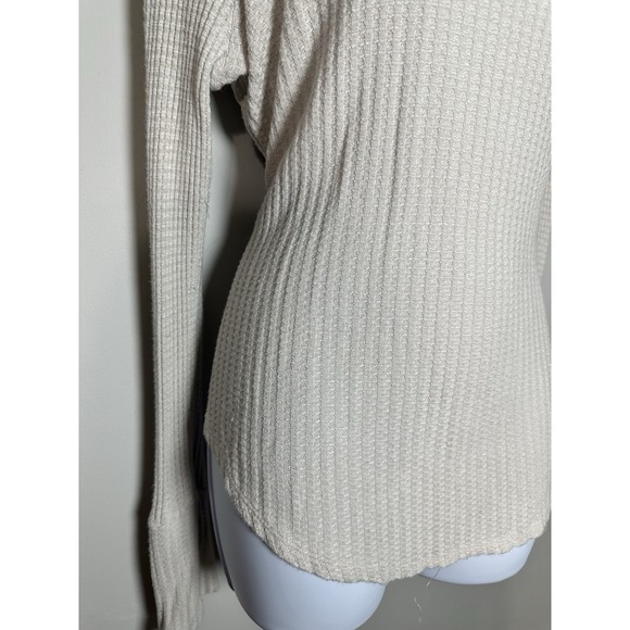 Chaser Revolve Waffle Knit Thermal Scoop Neck Top with Snap Cuffs Oatmeal Size M - Picture 3 of 7